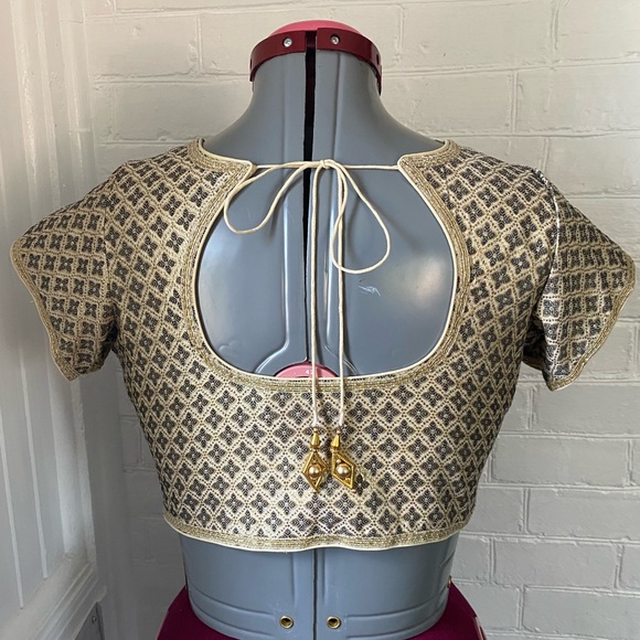 Beautiful 🤩 golden corset style top. - Picture 3 of 5
